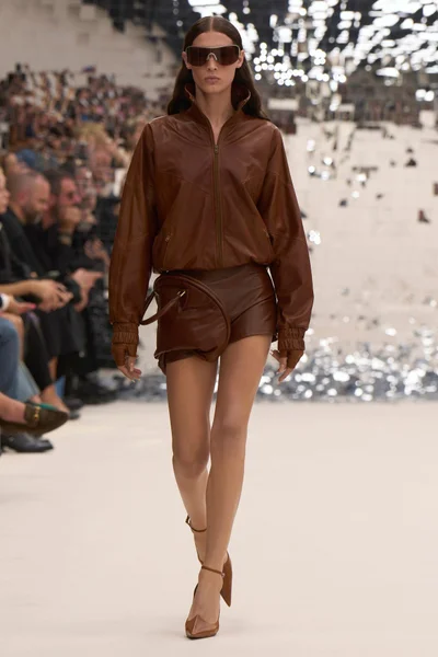 Look 30